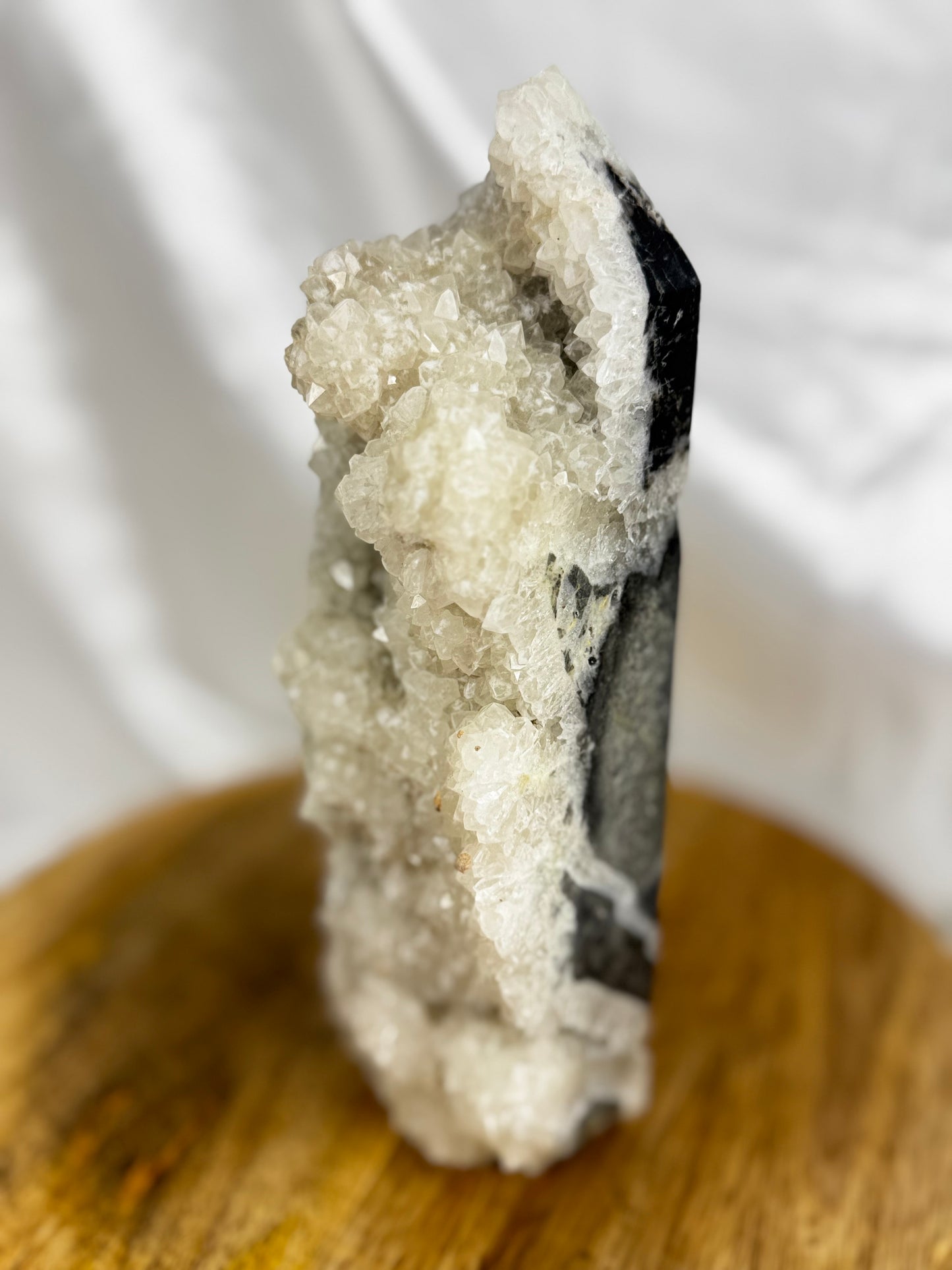 Druzy Quartz Turm 22cm D106